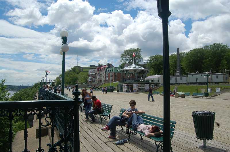 Canada East Tour 2006038.JPG - The Terrasse Dufferin leads toward the nearby Plains of Abraham, site of the battle in which the British took Quebec from France, and the Citadel of Quebec, an old fort that continues to be a Canadian Forces installation.